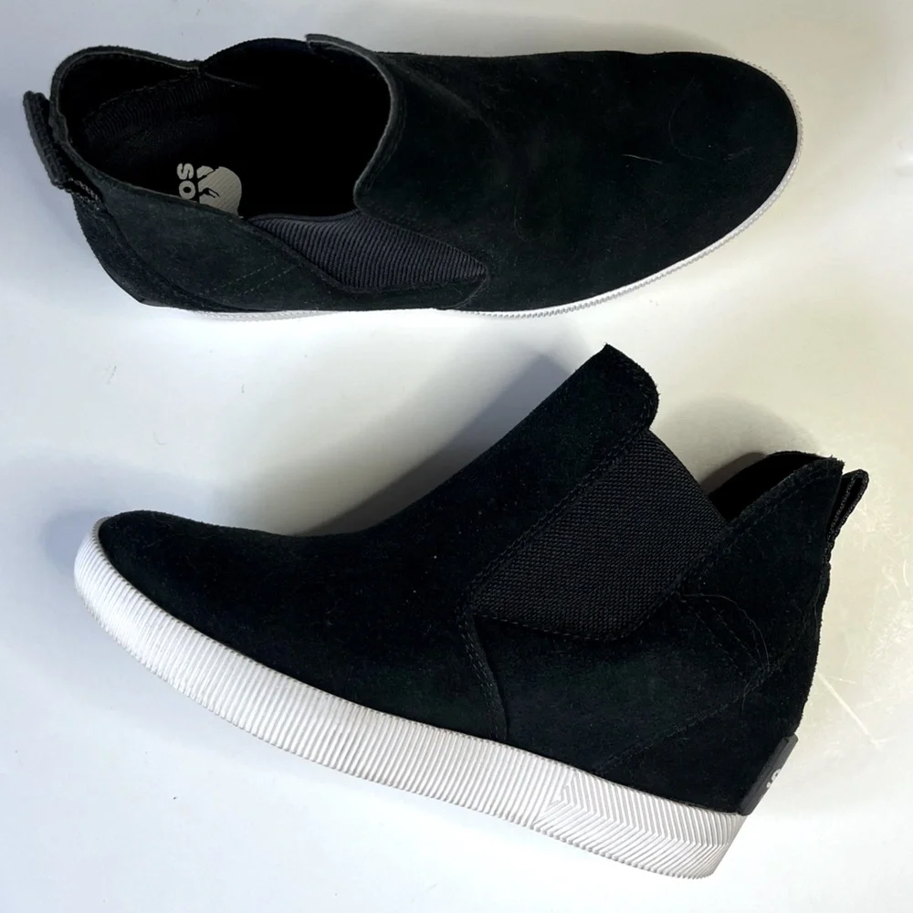 Sorel Out N About Black Suede Slip-On Wedge Shoe II Women's Size 7.5